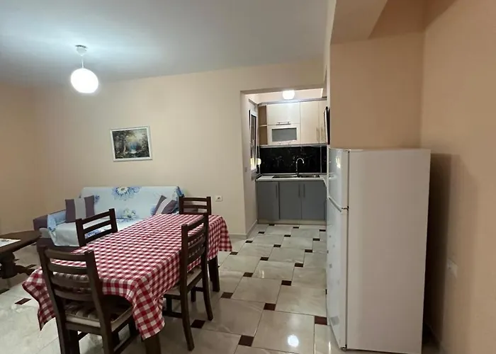 Three Bedrooms דירה סרנדה