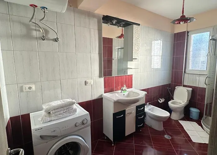 Three Bedrooms דירה סרנדה